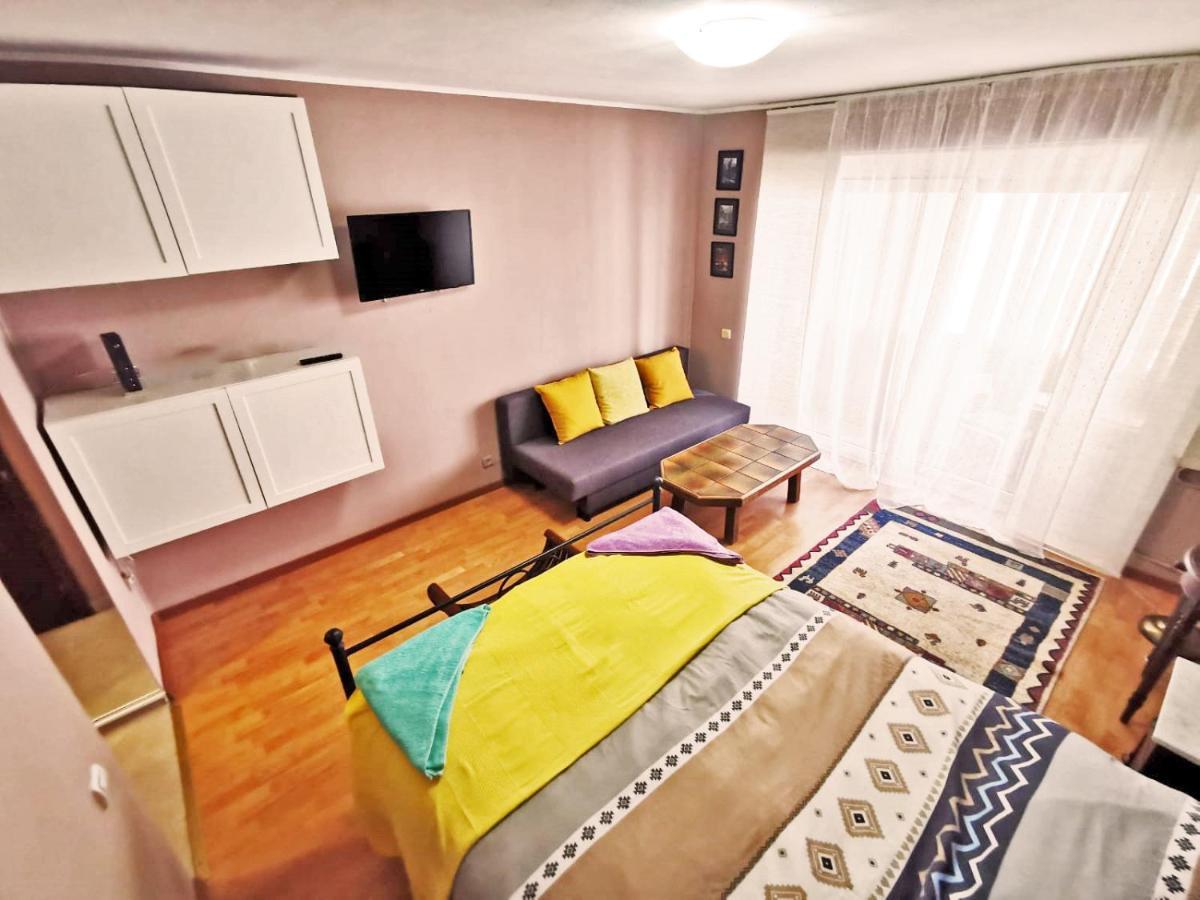 Appartamento Cozy Studio Athenee Bucarest Esterno foto